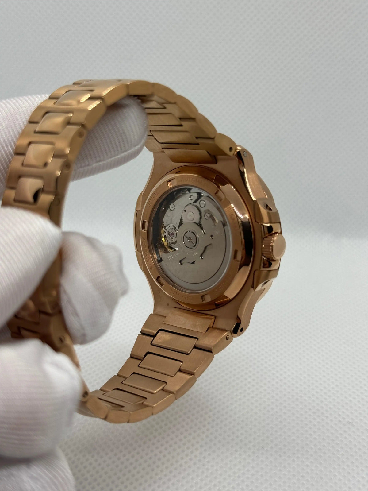 Montre Seiko Mod SEIKOLUS rose cœur ouvert vue de dos