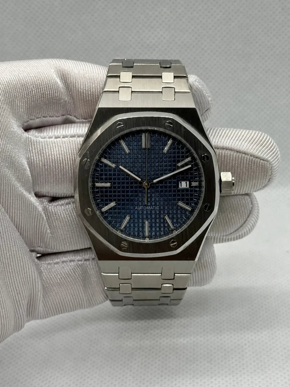 Montre Seiko mod SEIKOAK bleue, vue de face — Time2Seiko