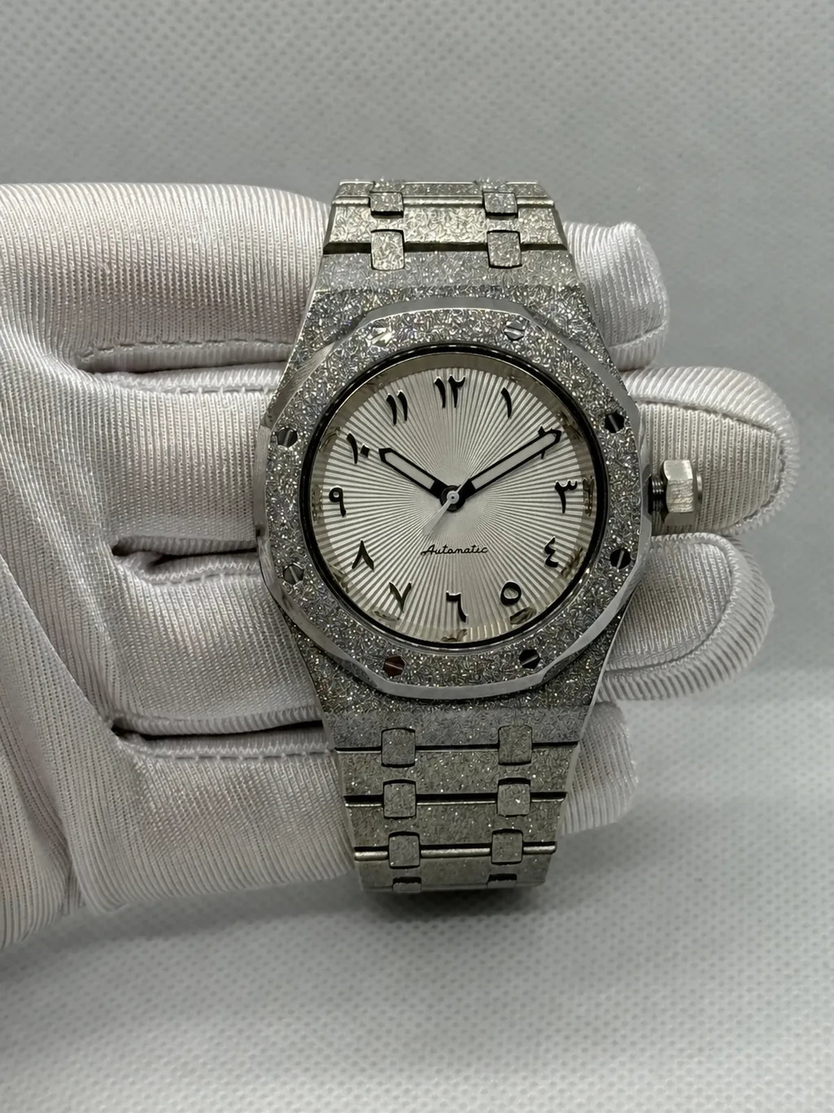 Montre Seiko mod SEIKOAK brillante arabic blanche, vue de face â Time2Seiko