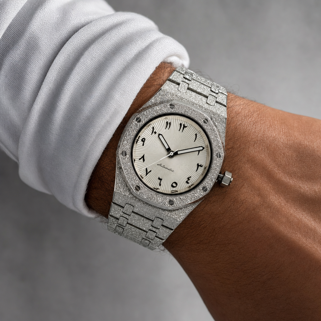 Montre Seiko mod SEIKOAK brillante arabic blanche portĂ©e au poignet â Time2Seiko