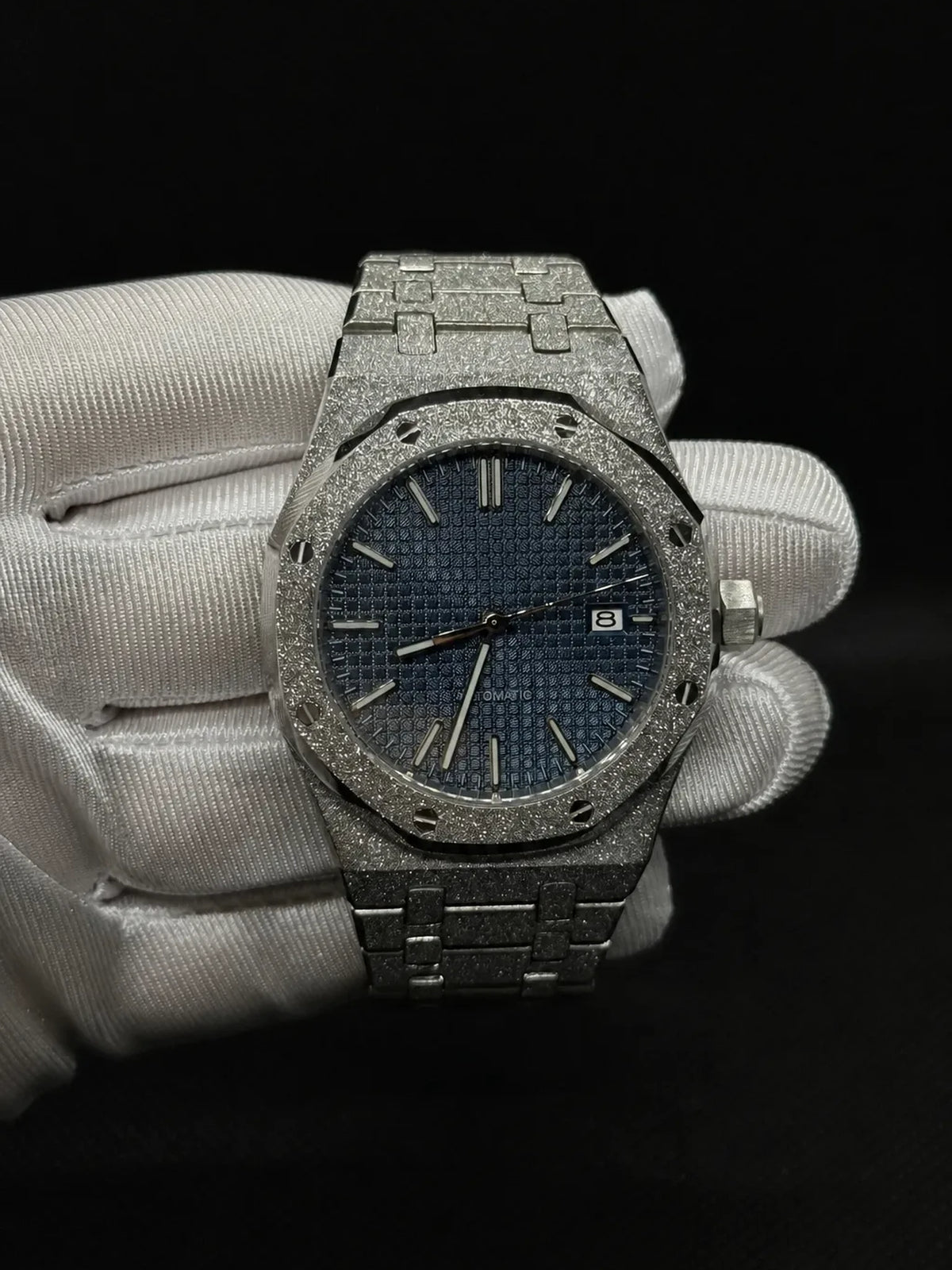 Montre Seiko mod SEIKOAK brillante bleue, vue de face — Time2Seiko
