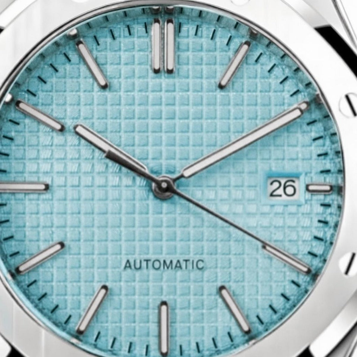 Montre Seiko mod SEIKOAK ice blue, gros plan sur le cadran — Time2Seiko