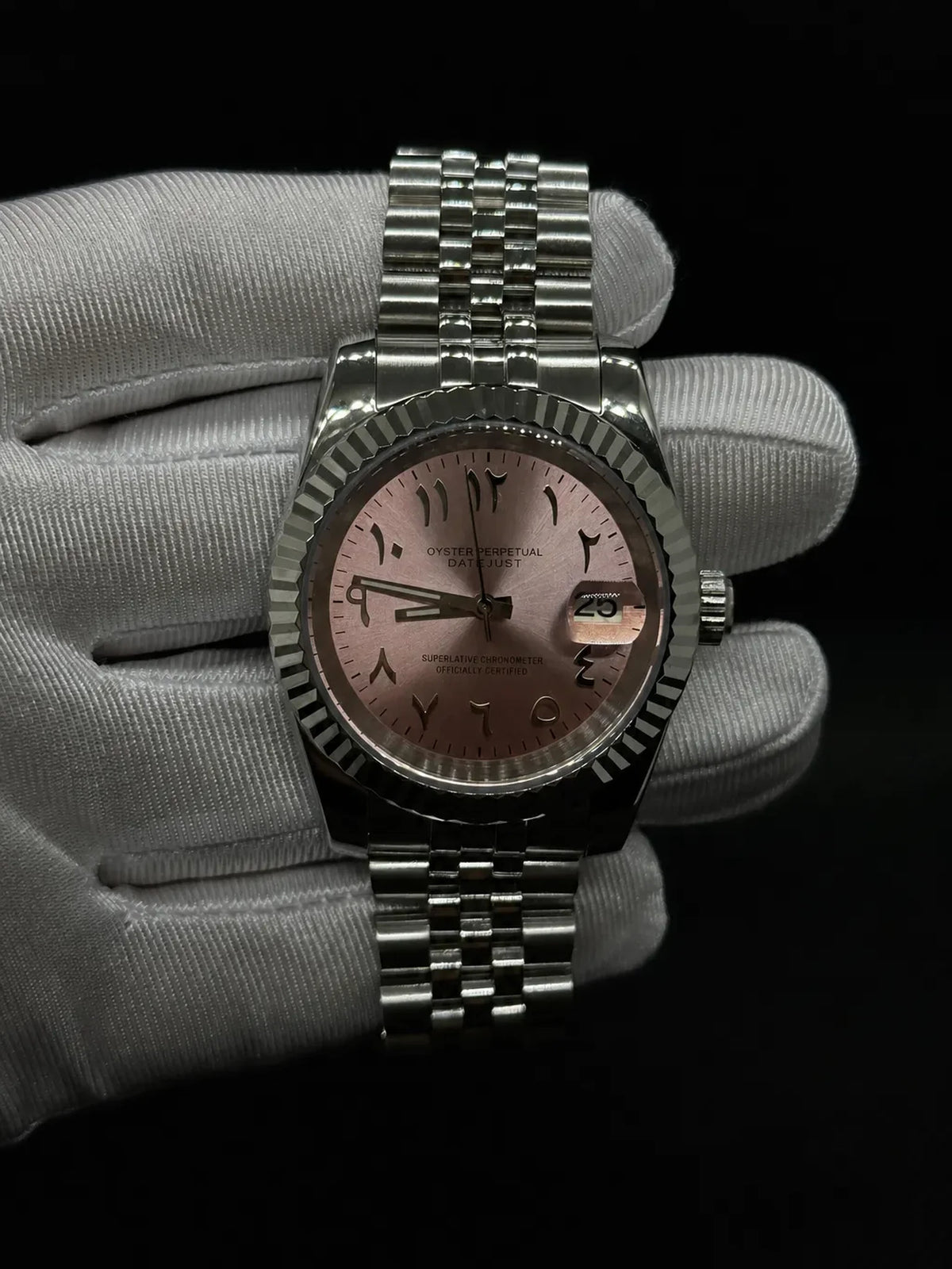Montre Seiko mod SEIKOJUST Arabic rose, vue de face — Time2Seiko