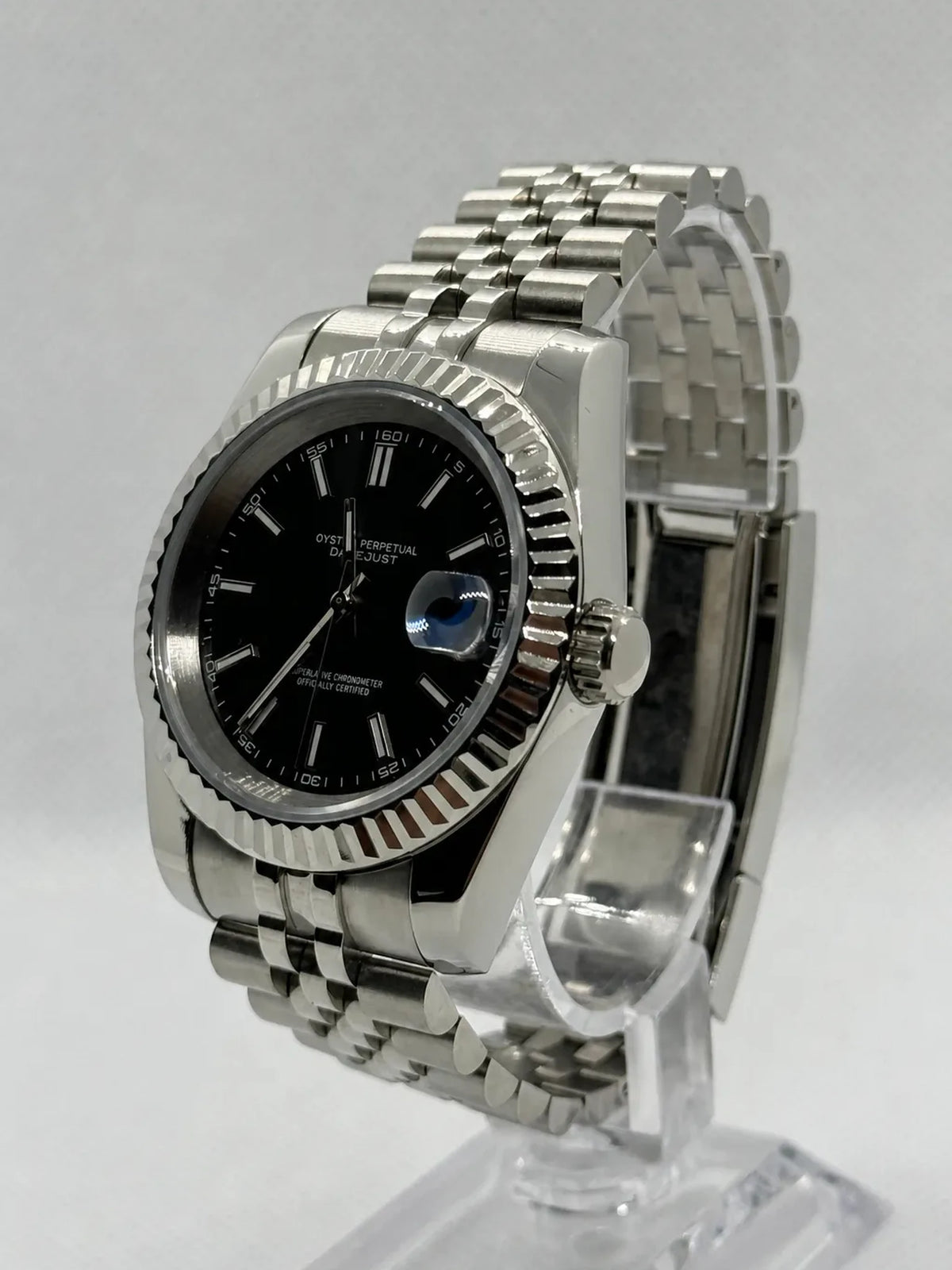 Montre Seiko mod SEIKOJUST black, vue 3 — Time2Seiko