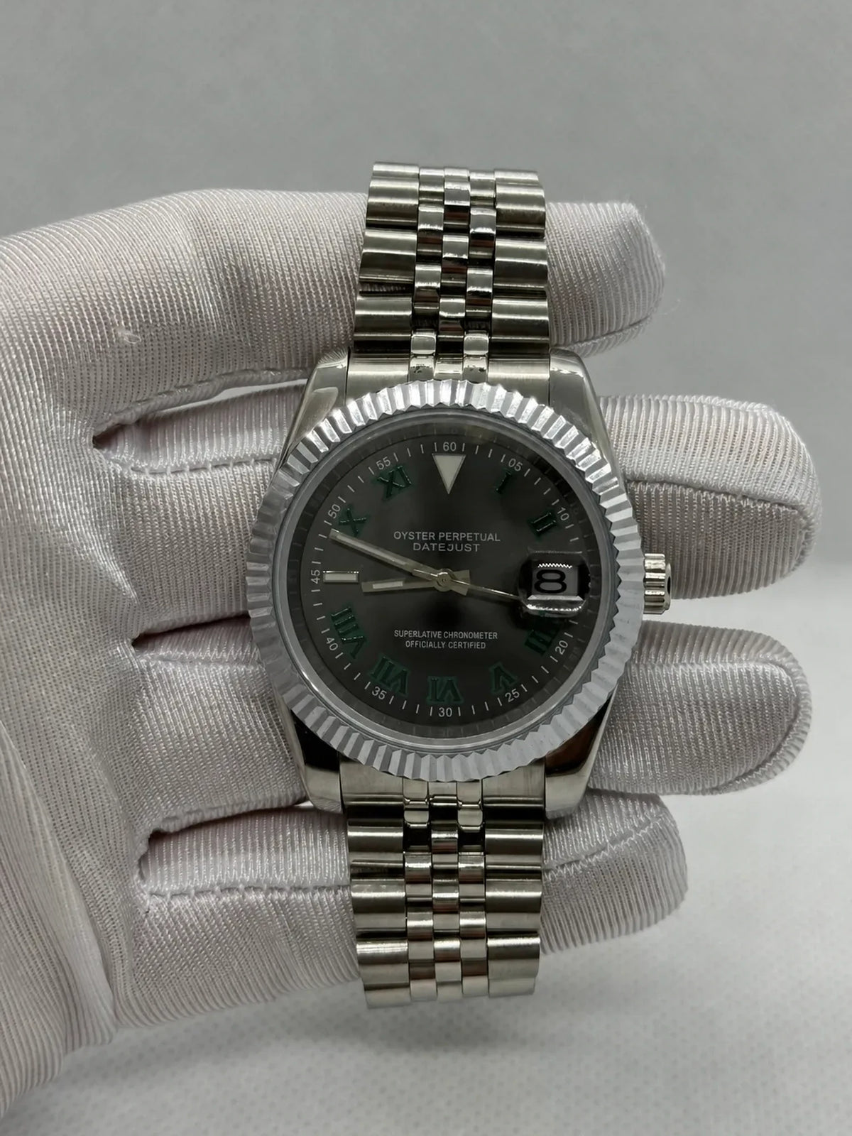 Montre Seiko mod SEIKOJUST Wimbledon, vue de face — Time2Seiko