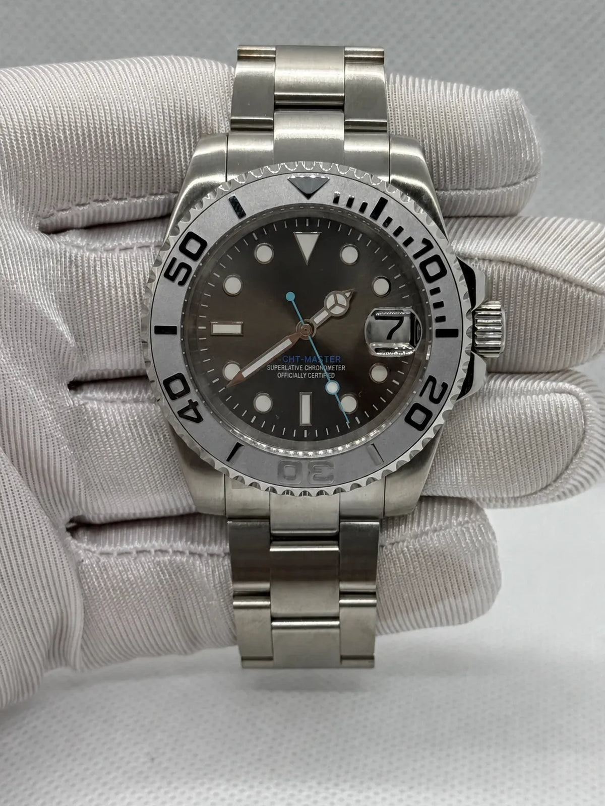 Montre Seiko mod SEIKOMARINER white, vue de face — Time2Seiko