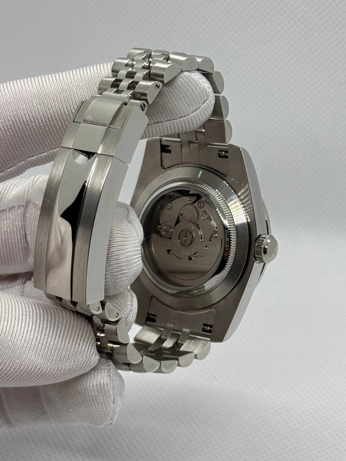 Montre Seiko Mod SEIKO GMT violet noire edition speciale vue de dos