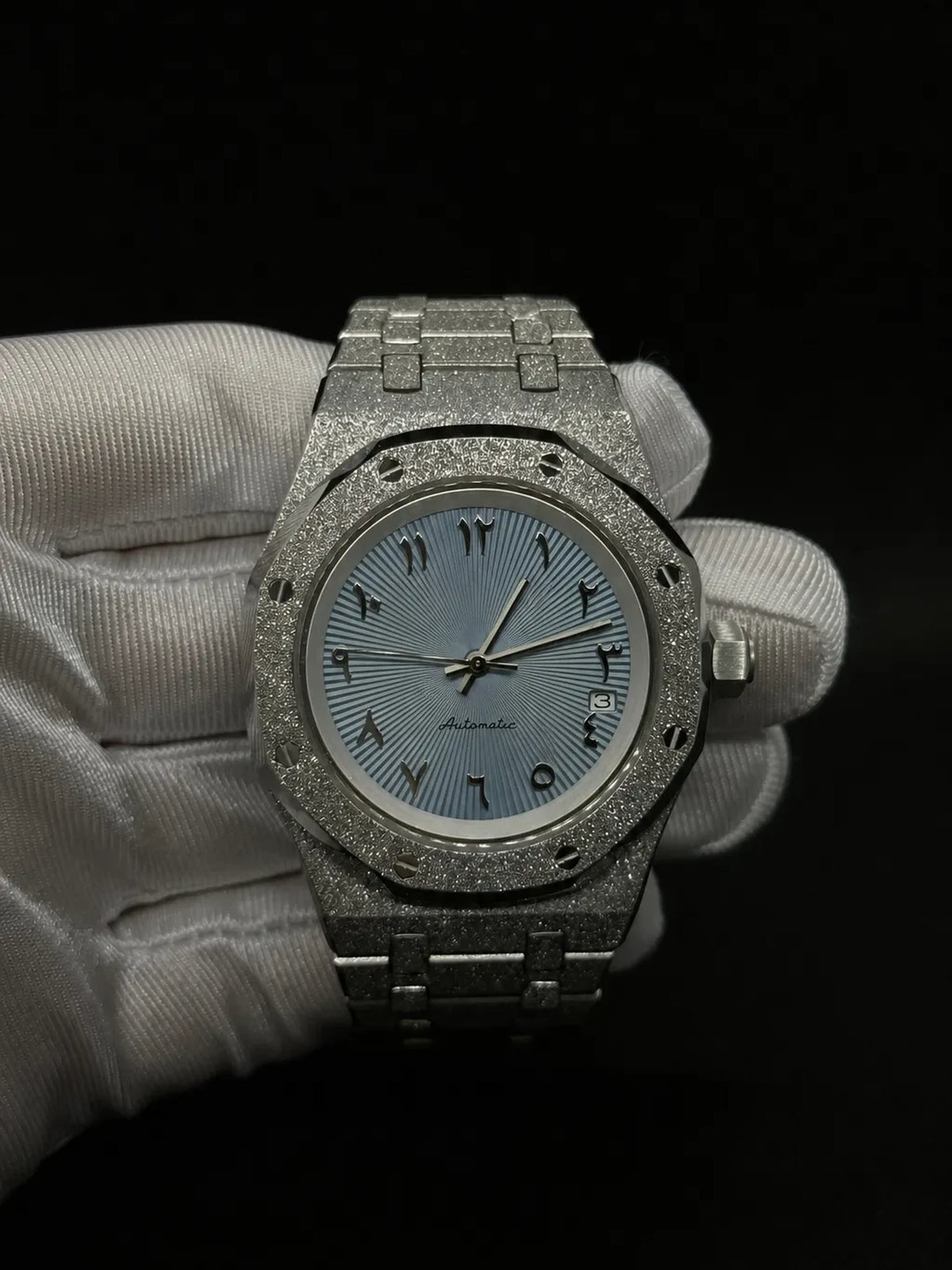 Montre Seiko mod SEIKOAK Arabic brillante, vue de face — Time2Seiko