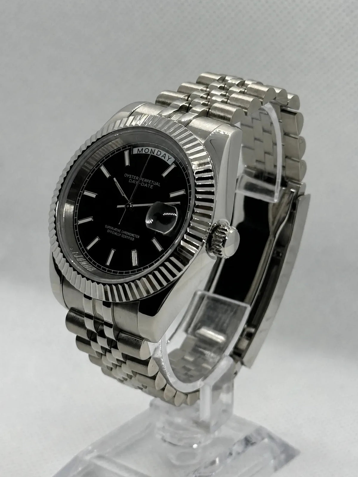 Montre Seiko mod SEIKODATE black, vue 3 — Time2Seiko