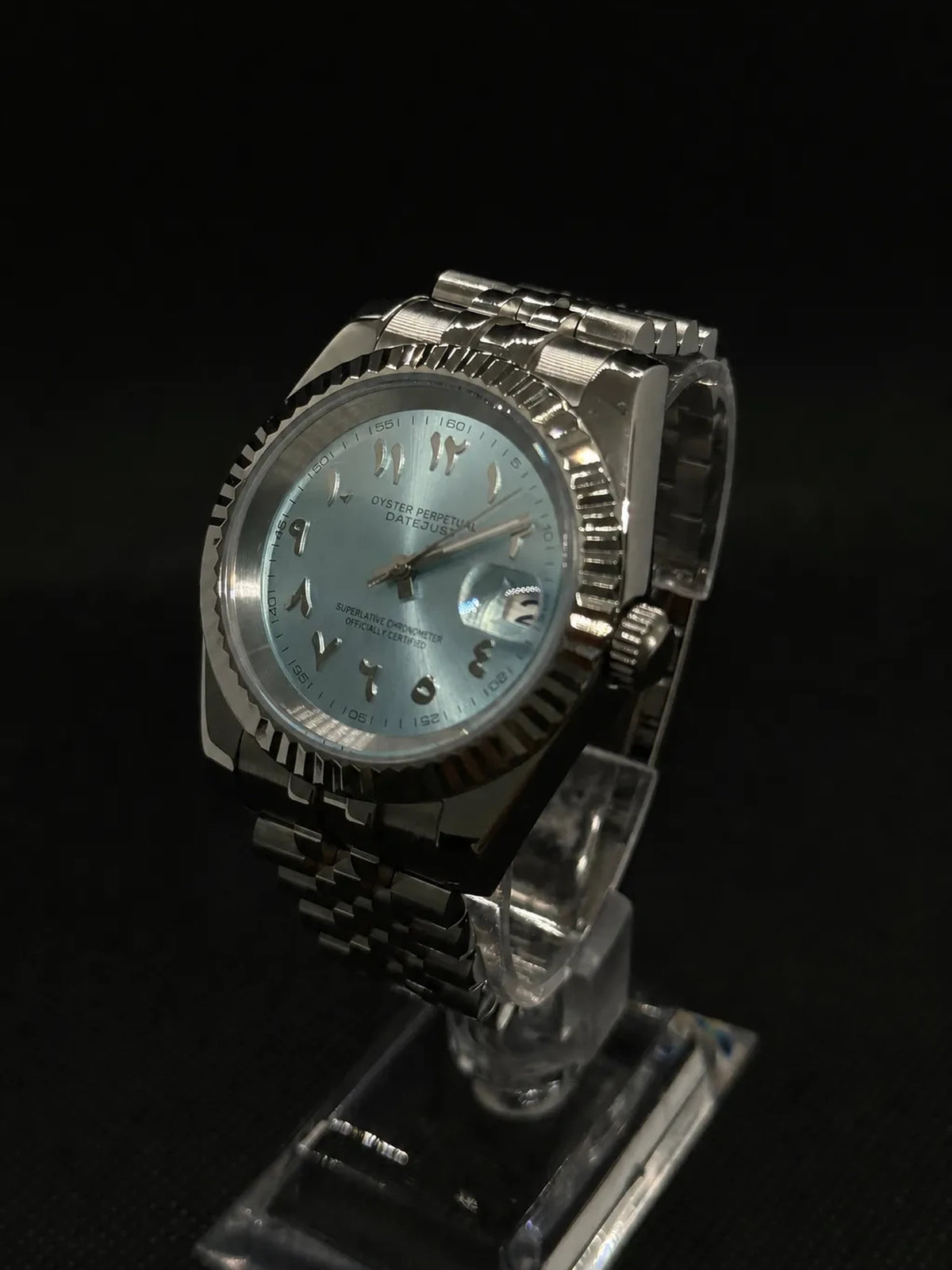 Montre Seiko mod SEIKOJUST Arabic Ice Blue, vue 3 — Time2Seiko