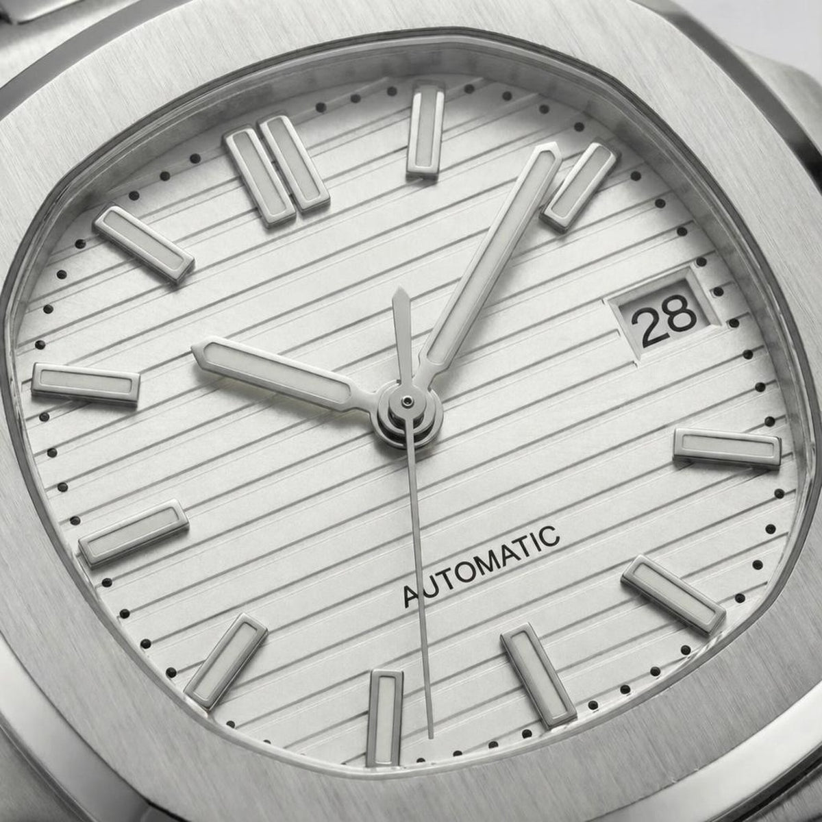 Montre Seiko mod SEIKOLUS blanche, vue 3 — Time2Seiko