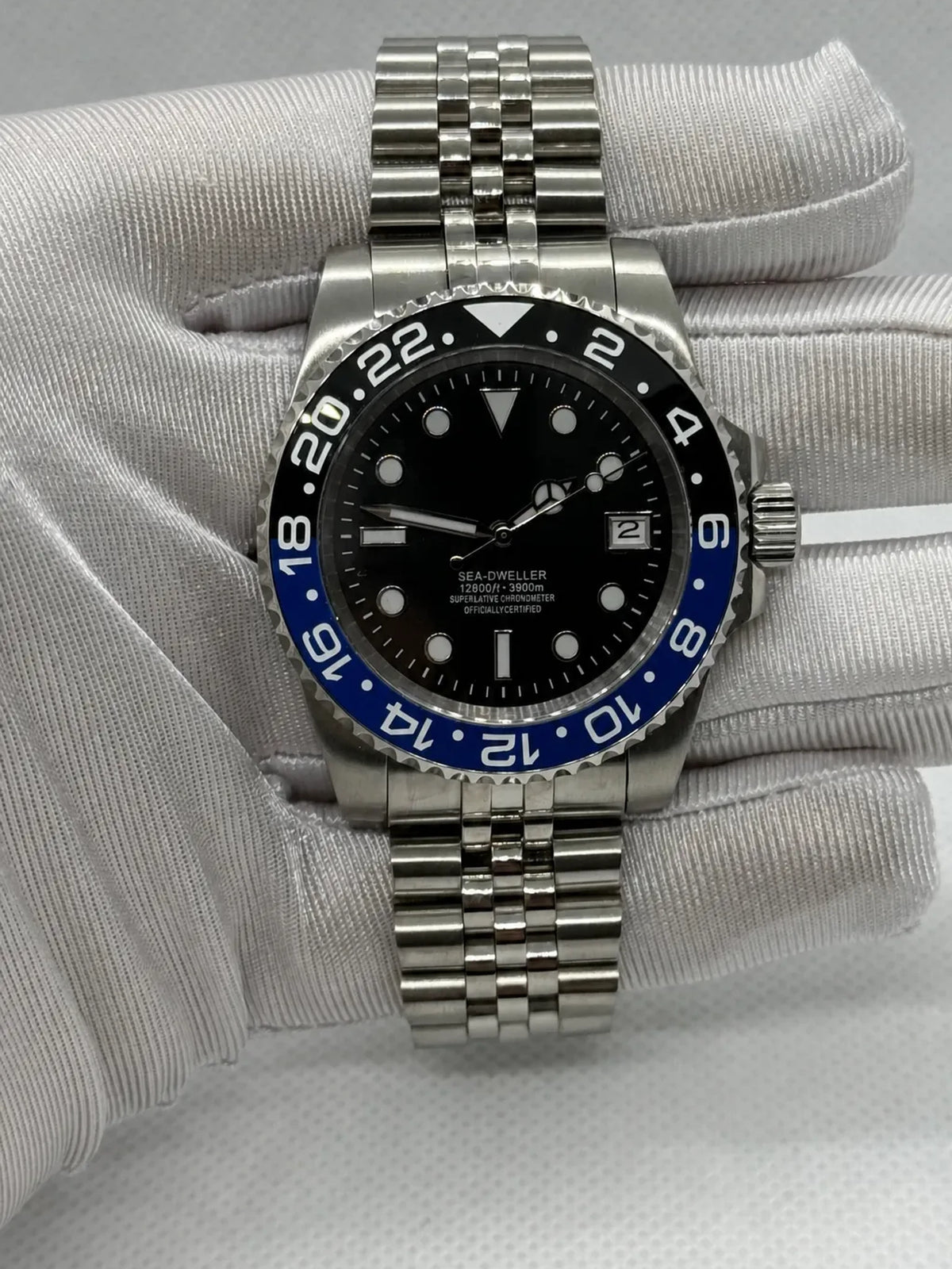 Montre Seiko mod SEIKOMARINER Batman, vue de face — Time2Seiko