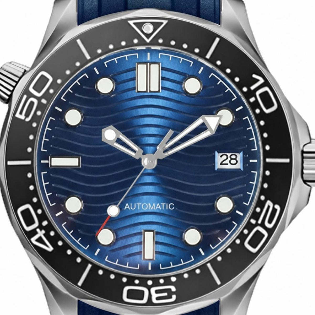 Montre Seiko mod SEIKOMASTER blue rubber, gros plan sur le cadran — Time2Seiko
