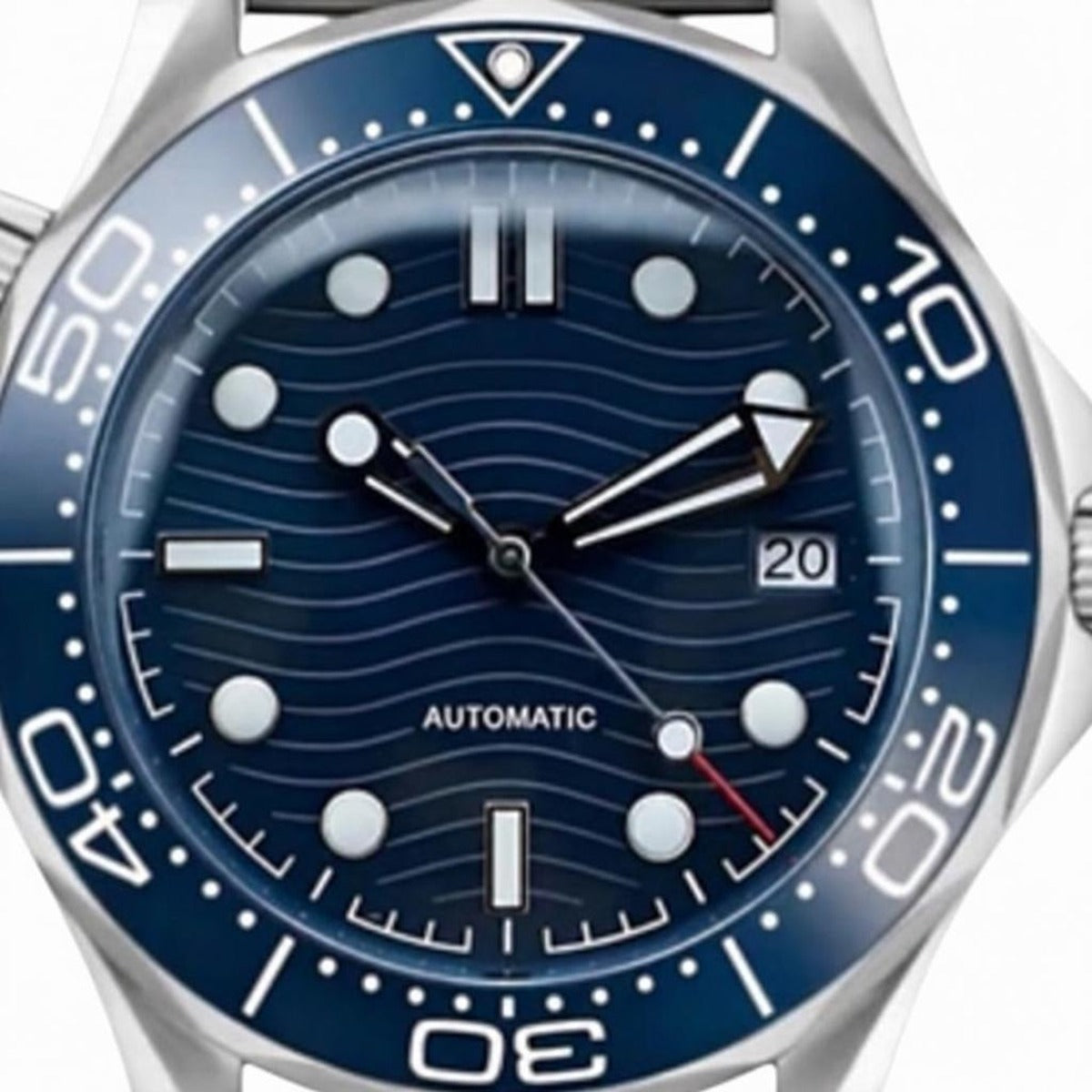Montre Seiko mod SEIKOMASTER blue wire, gros plan sur le cadran — Time2Seiko