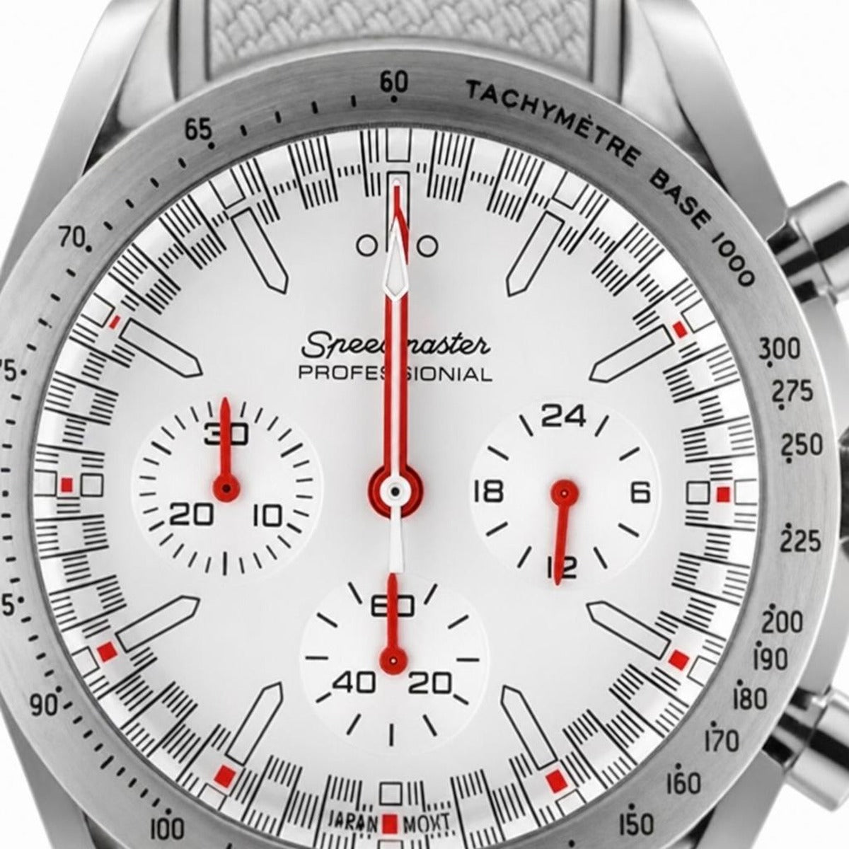 Montre Seiko mod SEIKOSPEED grey mist, gros plan sur le cadran — Time2Seiko